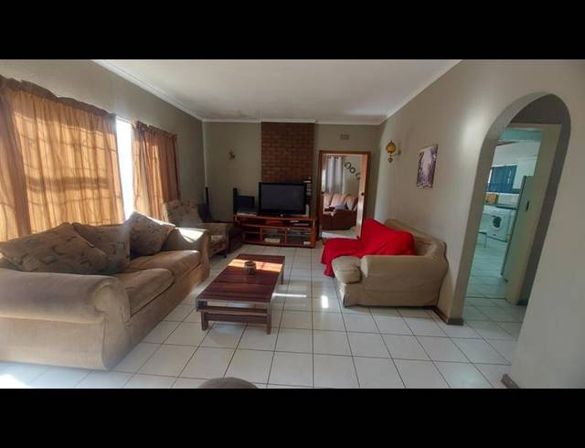 3 BEDROOM HOUSE FOR SALE IN FREEWAY PARK